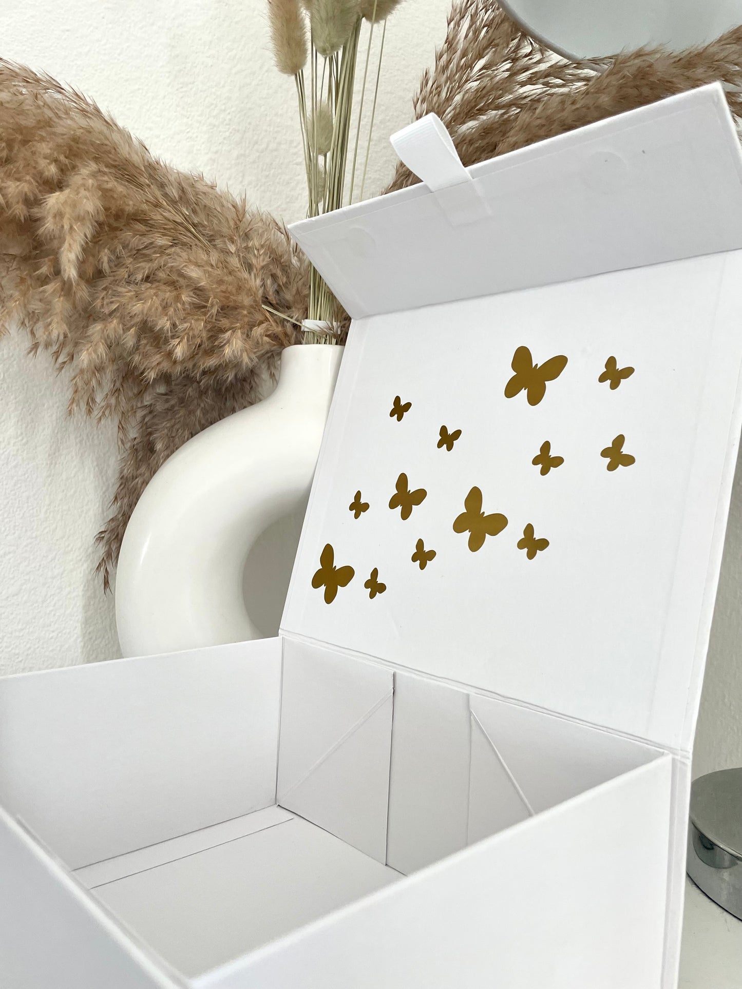 Medium White Magnetic Personalised Gift Boxes